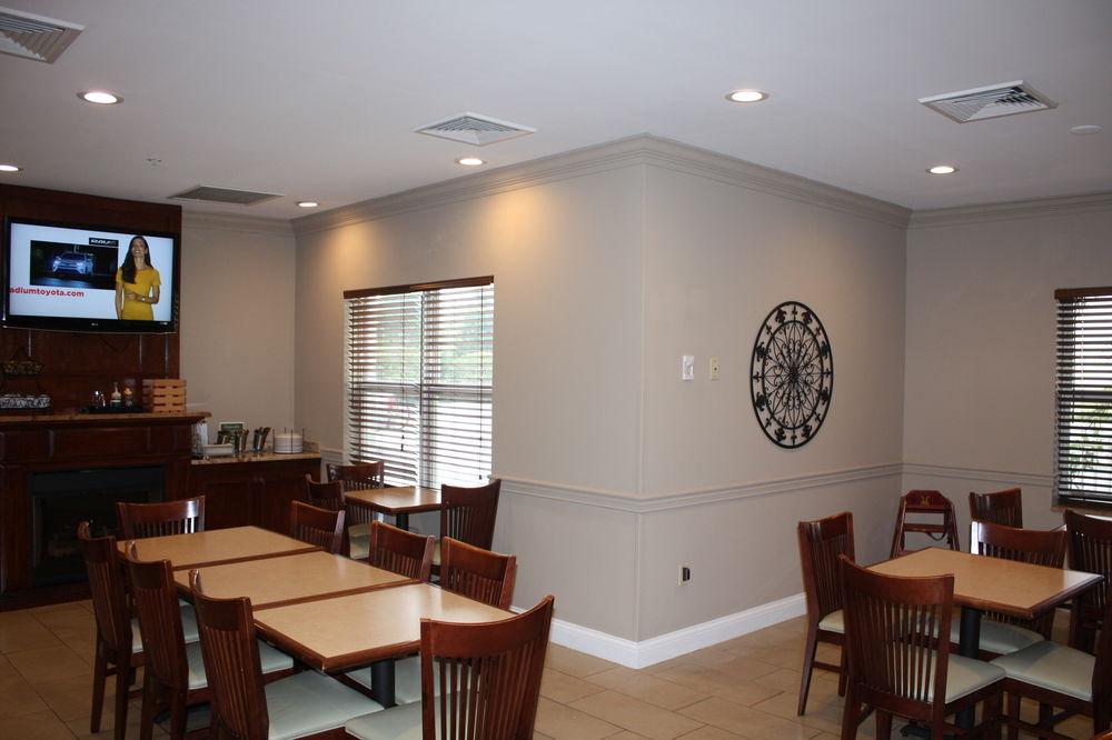 West Chase Country Inn & Suites By Radisson, Tampa Airport North, Fl מראה חיצוני תמונה