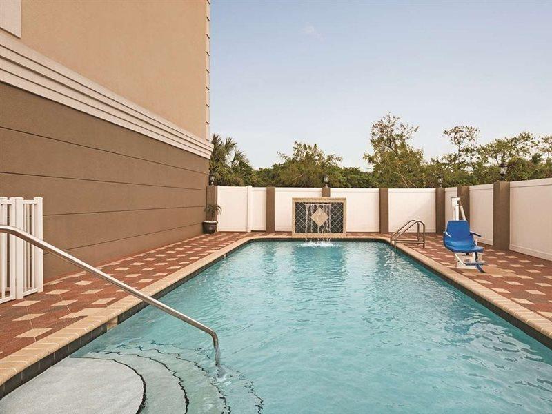 West Chase Country Inn & Suites By Radisson, Tampa Airport North, Fl מראה חיצוני תמונה