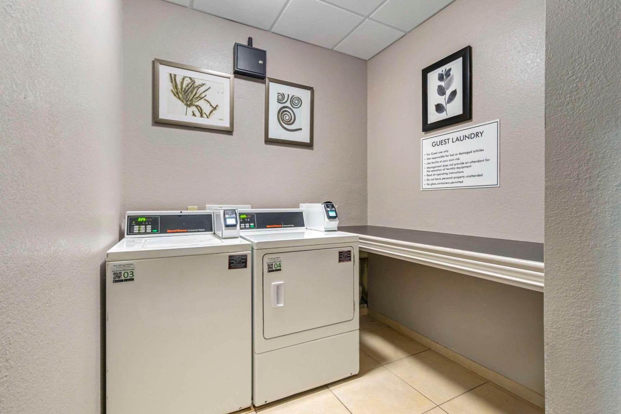 West Chase Country Inn & Suites By Radisson, Tampa Airport North, Fl מראה חיצוני תמונה