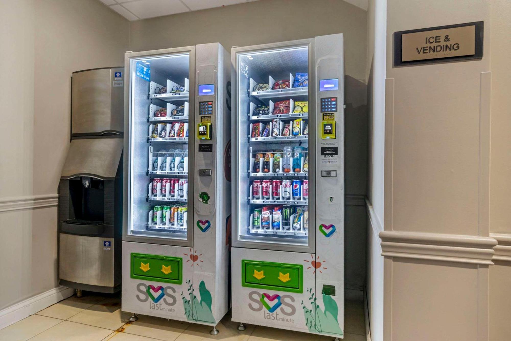 West Chase Country Inn & Suites By Radisson, Tampa Airport North, Fl מראה חיצוני תמונה