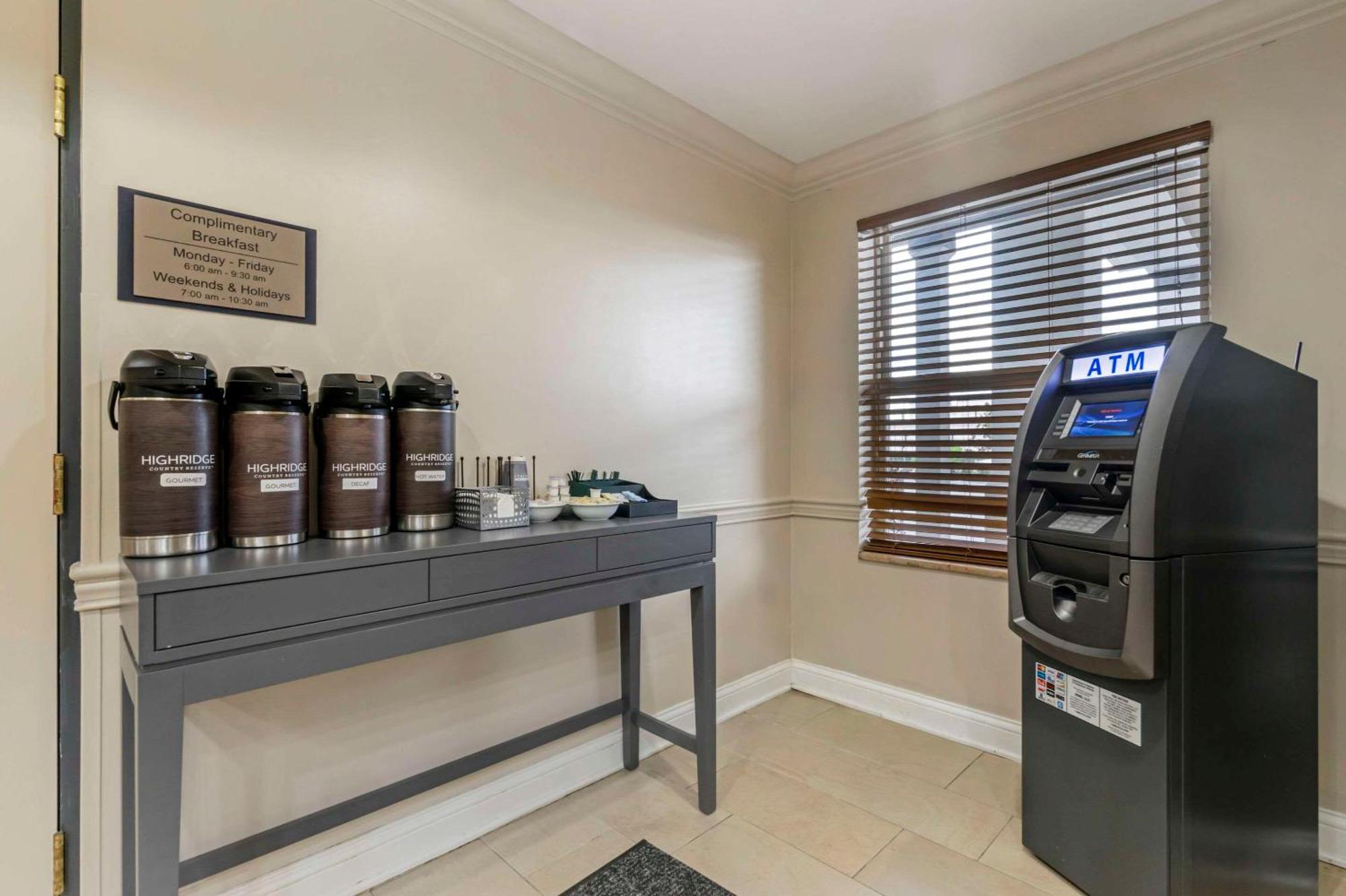 West Chase Country Inn & Suites By Radisson, Tampa Airport North, Fl מראה חיצוני תמונה