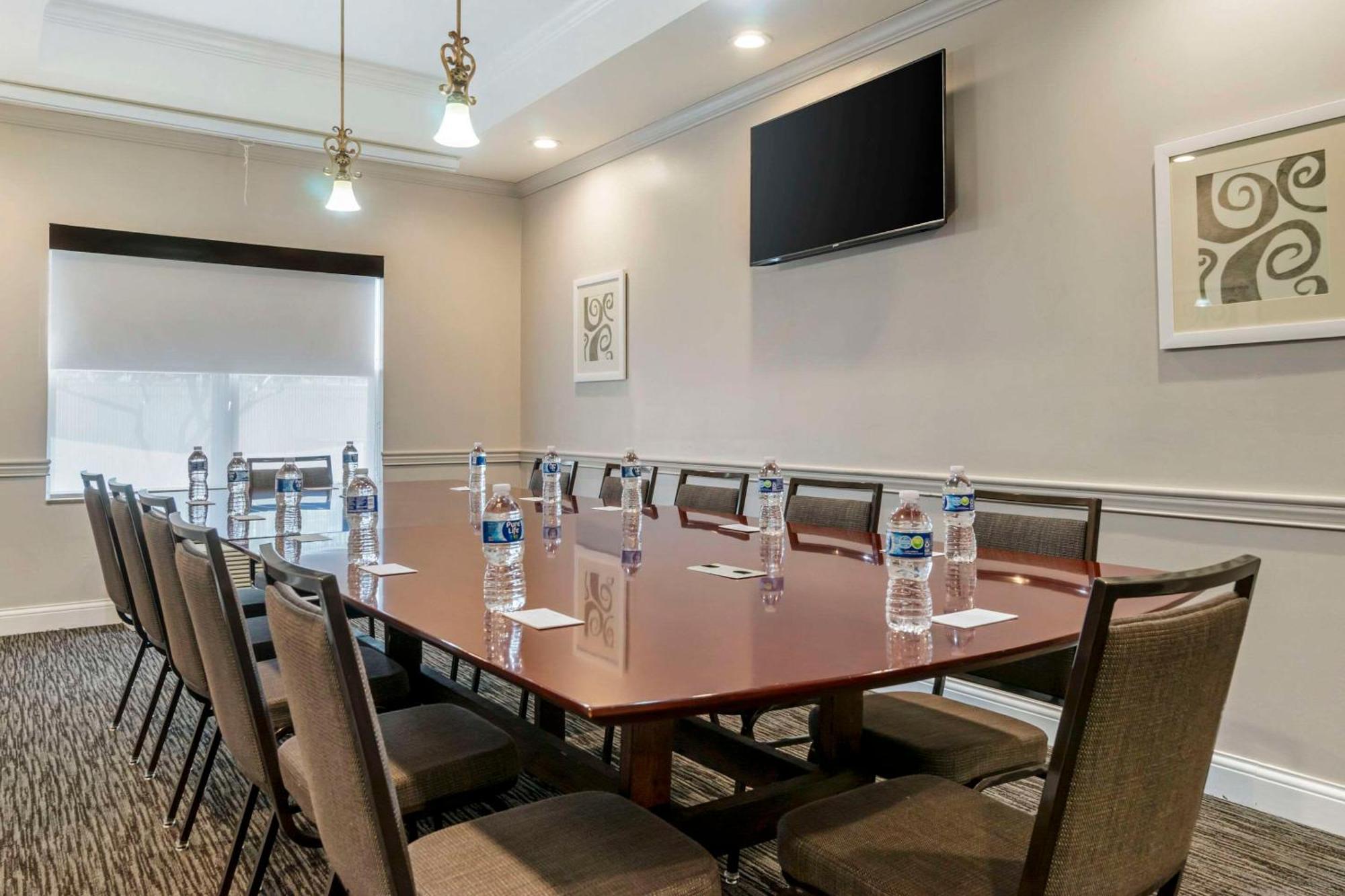 West Chase Country Inn & Suites By Radisson, Tampa Airport North, Fl מראה חיצוני תמונה