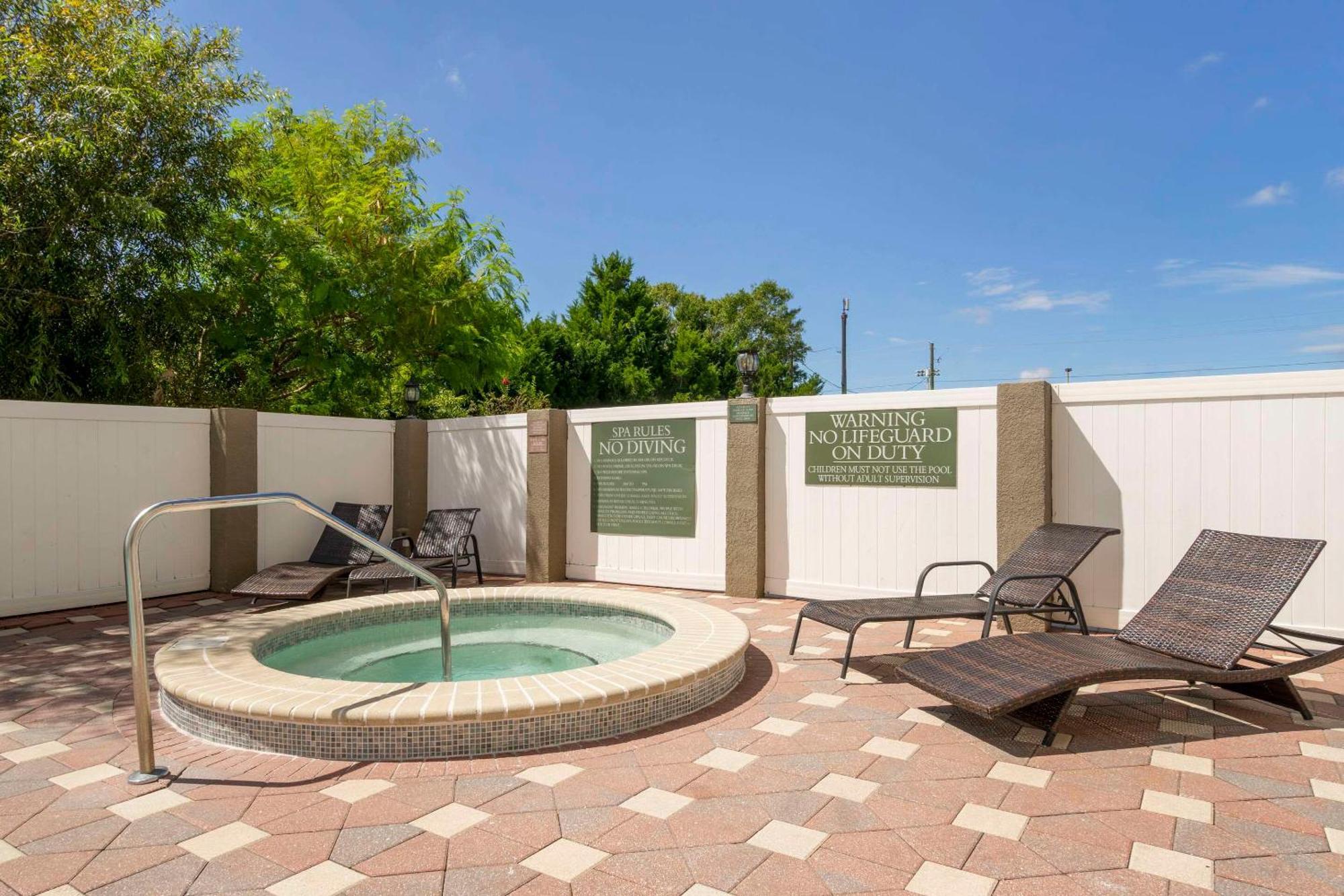 West Chase Country Inn & Suites By Radisson, Tampa Airport North, Fl מראה חיצוני תמונה