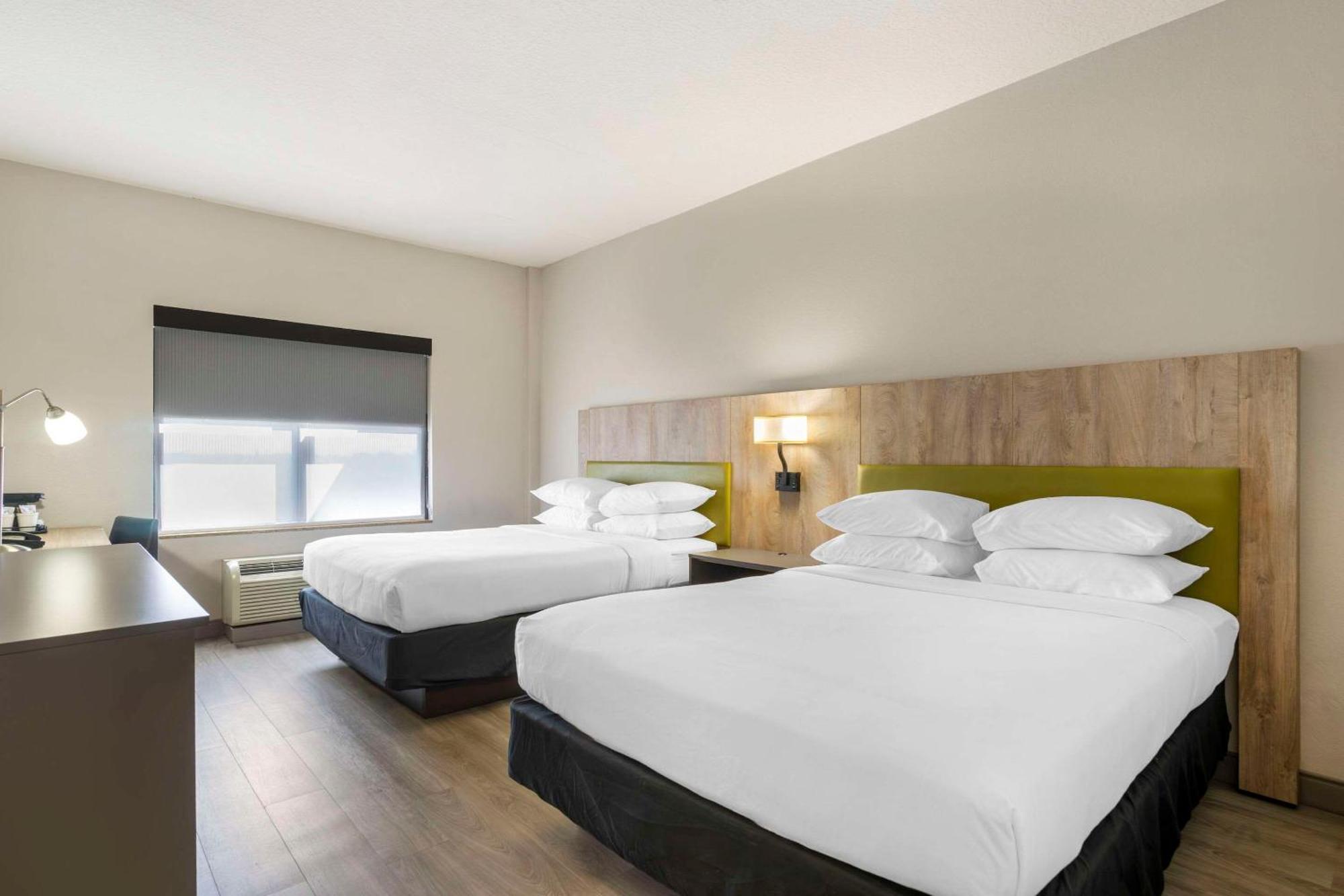 West Chase Country Inn & Suites By Radisson, Tampa Airport North, Fl מראה חיצוני תמונה