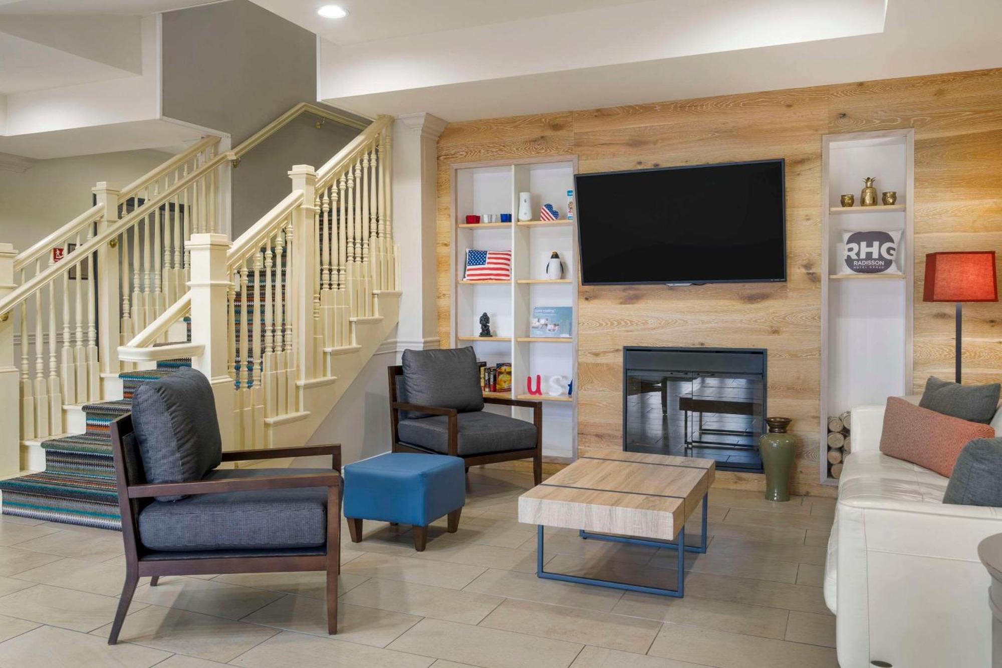 West Chase Country Inn & Suites By Radisson, Tampa Airport North, Fl מראה חיצוני תמונה