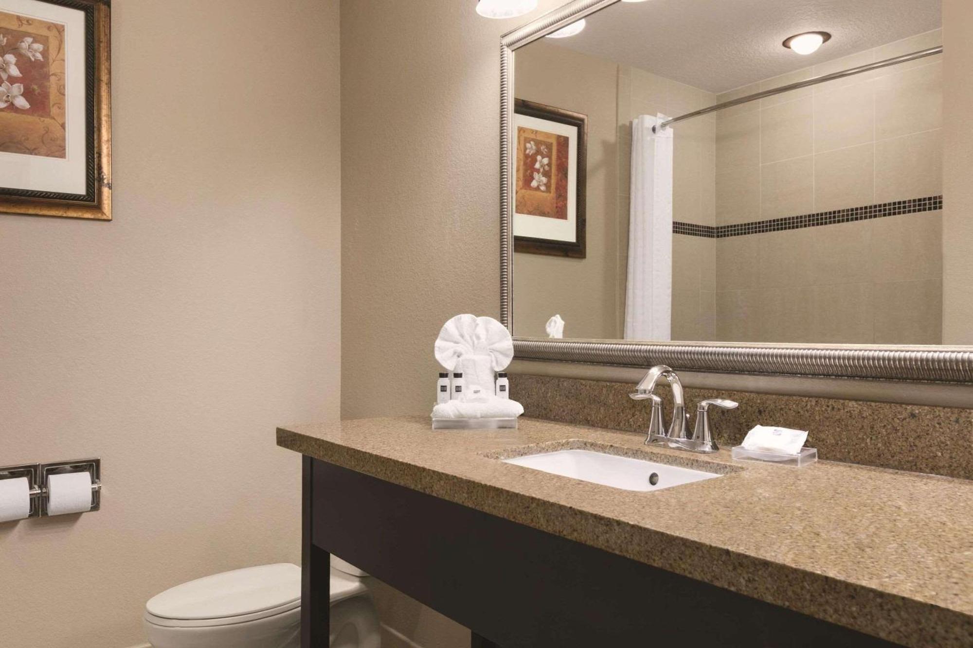 West Chase Country Inn & Suites By Radisson, Tampa Airport North, Fl מראה חיצוני תמונה