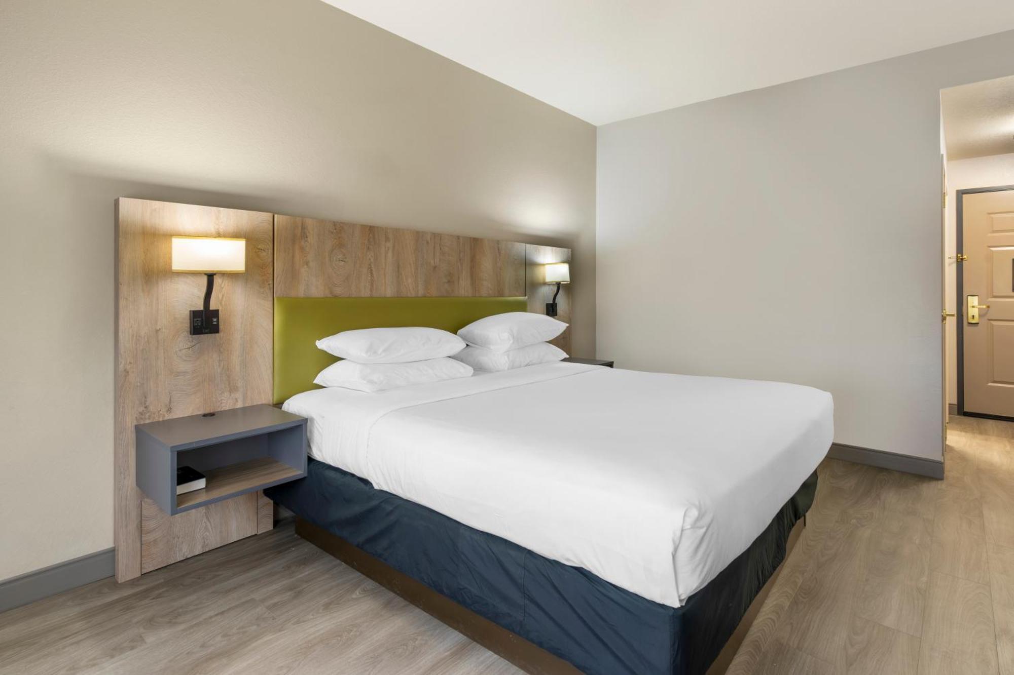 West Chase Country Inn & Suites By Radisson, Tampa Airport North, Fl מראה חיצוני תמונה