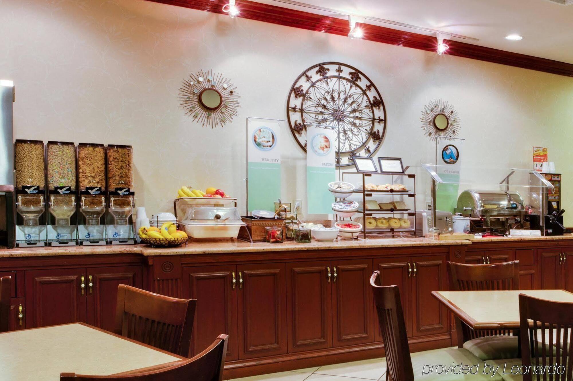 West Chase Country Inn & Suites By Radisson, Tampa Airport North, Fl מראה חיצוני תמונה